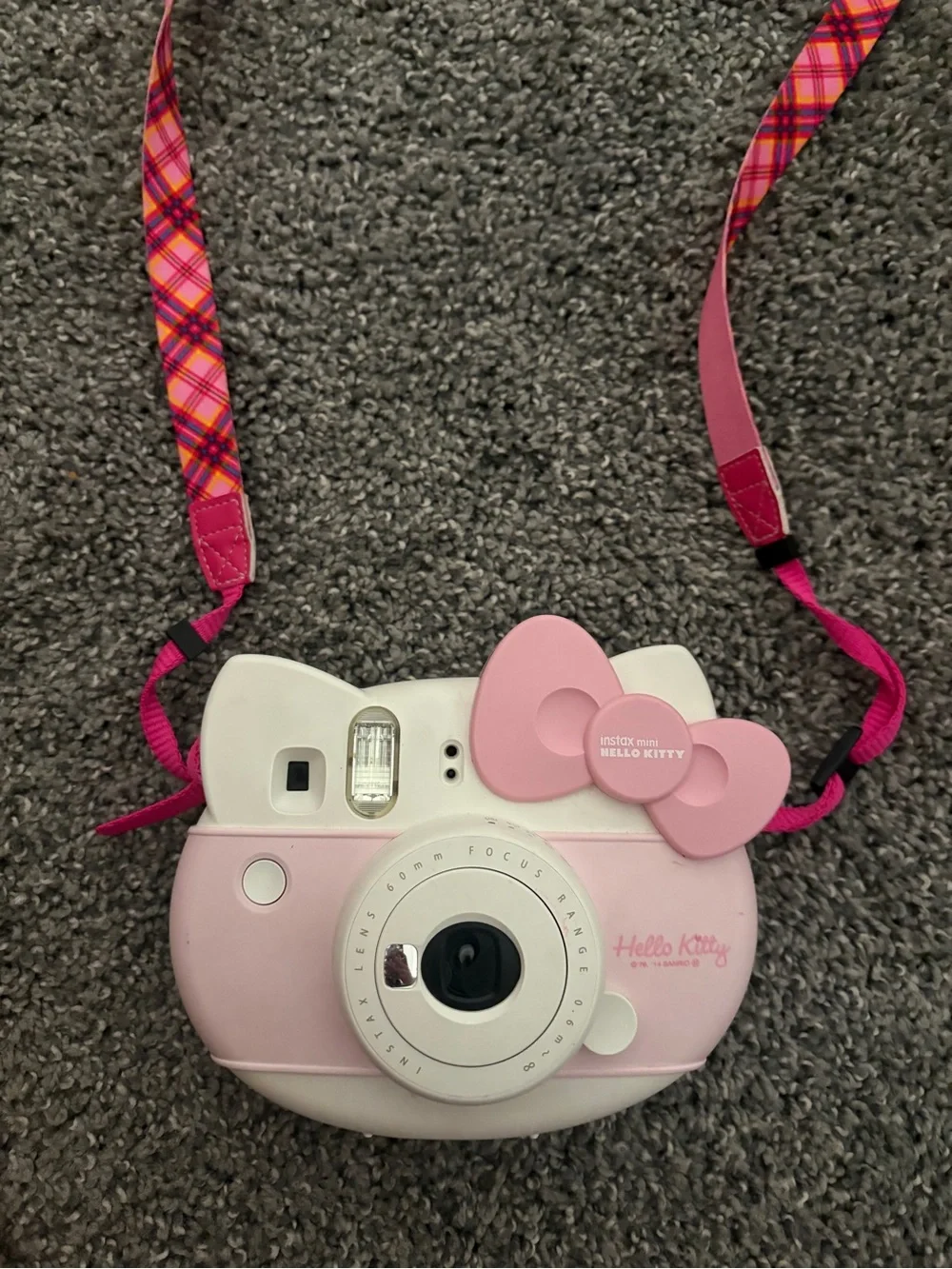 Fujifilm Instax Mini Hello Kitty Camera in Pink and White